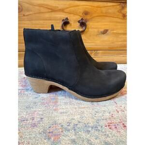 Dansko Maria ankle boots in black nubuck leather 38